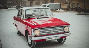 Как ездит “Москвич” на советской резине зимой?