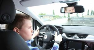 В РФ могут разрешить 17-летним водителям управлять автомобилями