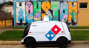В Техасе пиццу начал доставлять автономный роботизированный автомобиль Domino