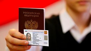 В новые электронные паспорта добавят отпечатки пальцев владельцев