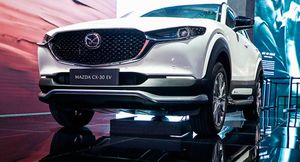 Mazda представила в Шанхае электрический кроссовер CX-30