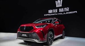 Toyota представила первый кроссовер в семействе Crown