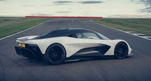Анонсирован дебют обновленного гиперкара Aston Martin Valhalla