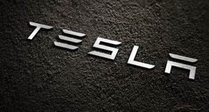 Caviar выпустил позолоченный электрокар Tesla Model S за 22,3 млн рублей