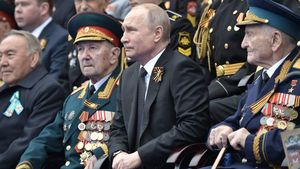 Путин поздравил ветеранов и украинский народ с Днем Победы, но проигнорировал Зеленского