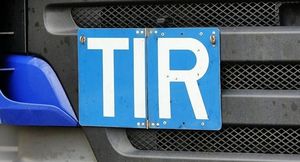 Для чего на фурах надпись “TIR”?