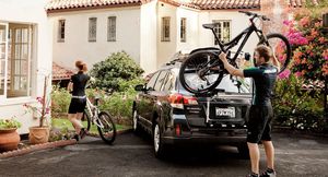 4 способа перевезти велосипед в автомобиле