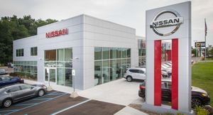 Nissan сокращает объемы выпуска из-за нехватки чипов