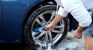 Как почистить диски и кузов авто от пыли тормозных колодок?