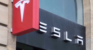 На АвтоВАЗе оценили заявление Маска о вероятности сборки Tesla в России