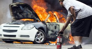 Сколько огнетушителей нужно, чтобы потушить горящее авто?