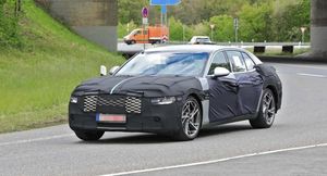 Новый Genesis G90 2022 года заметили на тестах в Германии