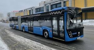 Для Москвы создан 18-метровый низкопольный автобус-«гармошка» КамАЗ-6922