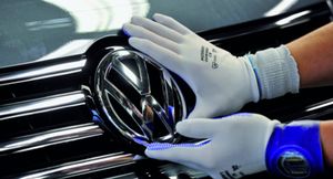Volkswagen нанимает “надзирателей” за автобрендами