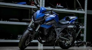 QJ Motor представила новый мотоцикл Chase 700 Naked Streetfighter