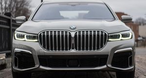 Новый BMW 7-Series 2023 раскрывается на шпионских фото за полгода до премьеры