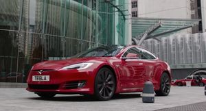 Tesla внедрит возможность страхования в приложение