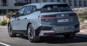 Обнародованы особенности оснащения BMW iX для России