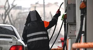 Бензин подорожал в 67 российских регионах