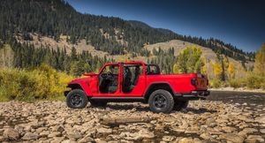 Бренд Jeep поделился безобидной фотографией нового внедорожника Jeep Gladiator 4xe