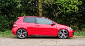 В Сети представлен VW Golf GTI Mk6 с двигателем VR6 и всего двумя сиденьями