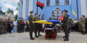 Президентский полк Укрианы принял участие в похоронах ветерана СС «Галичина»