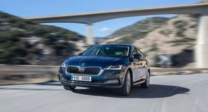 Skoda с большим опозданием вывела на рынок новую Octavia