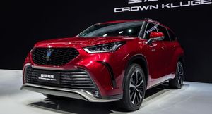 Toyota в ближайшее время открывает заказ на Crown Kluger