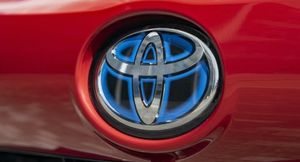 Toyota: Сейчас рано сосредотачиваться только на электромобилях