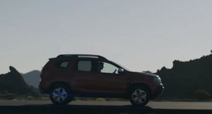 Румынская Dacia показала обновленный кроссовер Duster на видео