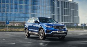 Новый кроссовер Geely Atlas Pro: раскрыты российские комплектации