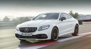 В сеть попали фото нового «заряженного» Mercedes-AMG C 63