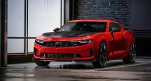 GM возобновил производство Chevrolet Camaro 2021 года