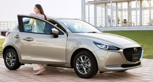 Mazda представила обновленный хэтчбек на рынке Японии