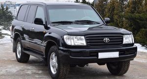 Toyota Land Cruiser возглавил рейтинг лучших авто с пробегом до 1 млн рублей