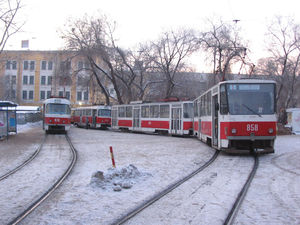 Где, как и в каких ситуациях трамваи обгоняют друг друга?