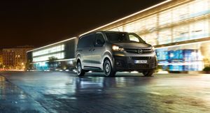 В России начались продажи новой версии фургона Opel Vivaro с АКПП