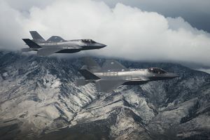 США кинули на деньги, вынудив Швейцарию  купить партию истребителей F-35А