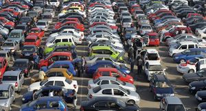 Продажи автомобилей во Франции сократились почти на 15%