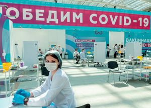 Вакцинация от COVID-19. Один из крупнейших прививочных павильонов в Европе