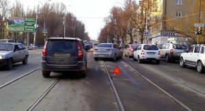 Водителям запретят выезжать на трамвайные пути