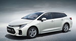 Suzuki Swace или переработанная Toyota Corolla: Автомобиль для всех