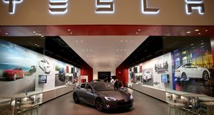 Компания Tesla запускает новую 420-ваттную солнечную панель