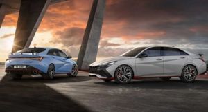 Hyundai Elantra N 2022 модельного года дебютирует в виде стильного спортивного седана