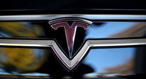 Tesla сообщил о проблемах в развитии компании