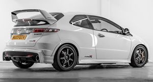 Тюнеры Mugen поработали над внешностью и ходом Honda Civic Type R