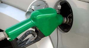 Цена на бензин приближается к критической для нефтяников отметке