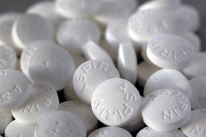Аспирин снижает риск развития рака прямой кишки в зрелом и пожилом возрасте