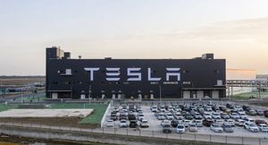 Строительству завода Tesla в Индии мешает высокая пошлина