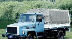 Как обычный грузовик превратился в комфортабельный автомобиль со спальником — ГАЗ-3309